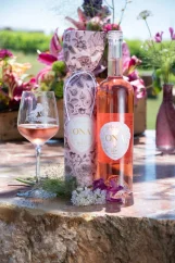 SHE, r. 2020, quality branded wine, semi-dry, 0.75 l